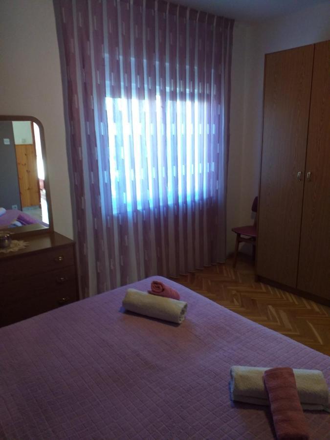 Ferienwohnung Lori Pula Exterior foto